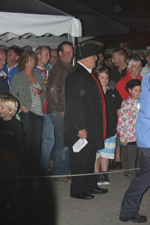 Hans-Jürgen Bauer bei der Schlumpelverbrennung